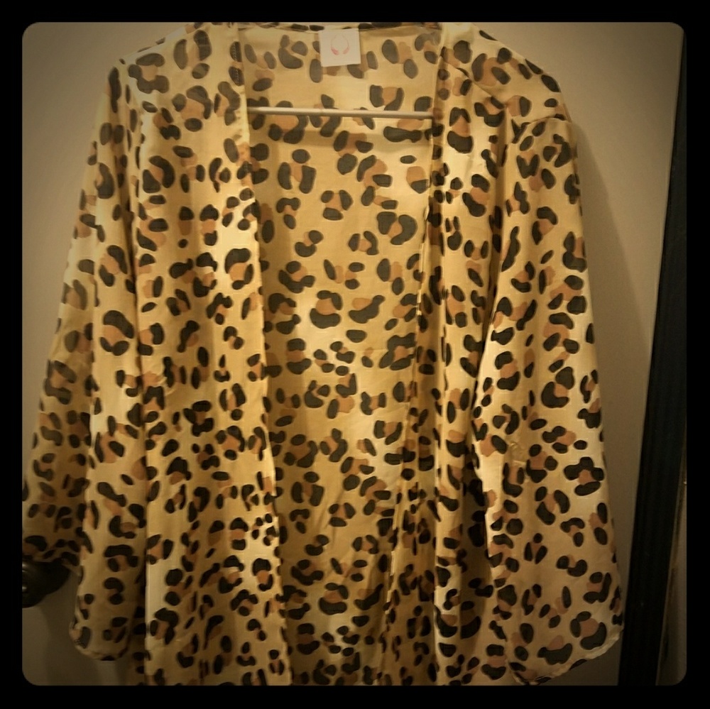 Cheetah print light weight cardigan